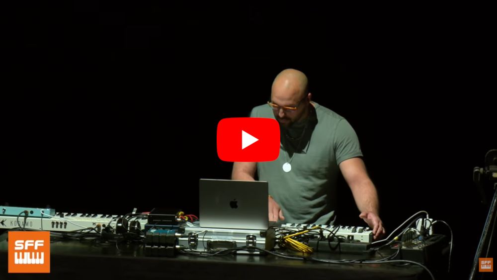 Mask1 live set by Ludovic Ferrando, using 2x Mask1 and 1x Mask1EX MK2 on stage